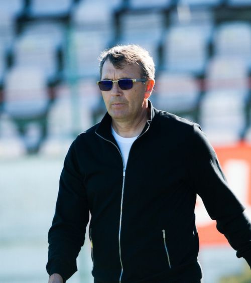 Neagoe, oficial la Petrolul  Va fi antrenorul ploieștenilor până la finalul sezonului +   Condiția pentru a continua și în ediția viitoare de campionat