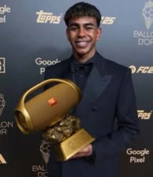 Glumele de pe internet după ce Ousmane Dembele a câștigat Balonul de Aur (5).jpg