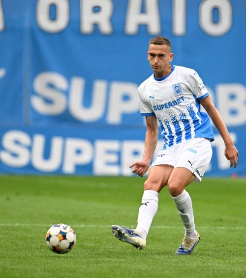 Lovitură grea pentru U Craiova  Un jucător de bază   este incert  pentru derby-ul cu Dinamo » Cine i-ar putea lua locul