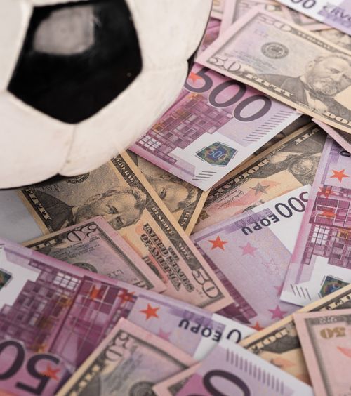 Mită pentru a-l lua la națională  Șeful Federației, acuzat că a cerut o sumă mare ca să lanseze un jucător!   După blaturi pentru pariuri