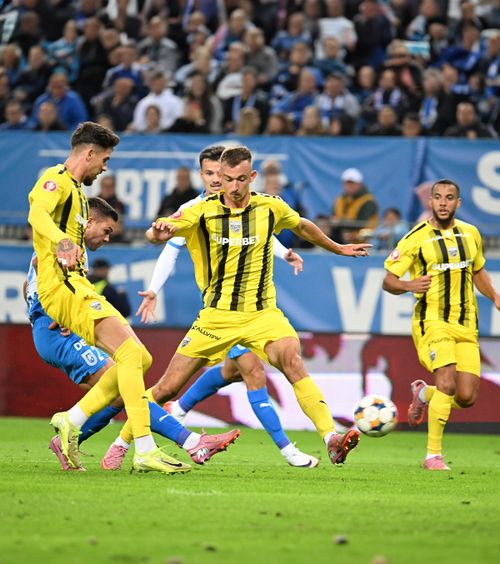 U Craiova - Dinamo 2-2  Derby incendiar pe „Ion Oblemenco”. Elevii lui Kopic au   egalat în minutul 90