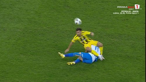 Eliminarea lui Bancu din meciul U Craiova - Dinamo. Foto: Captură, Prima Sport