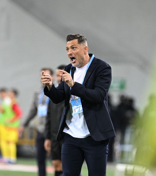 „Vii tu, străin, să înjuri fanii la noi în țară?”  Dinamovistul pe care Mirel Rădoi l-a tras la răspundere după   scandalul din tunel