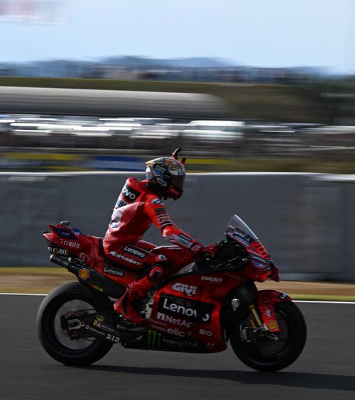 Marquez l-a egalat pe Rossi  Spaniolul a ajuns   între primii trei piloți  din istoria motociclismului mondial