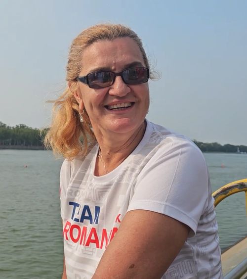 „Canotajul românesc trăiește!”    Elisabeta Lipă,   în extaz  după ce România a mai obținut o medalie de aur la Mondialele de la Shanghai