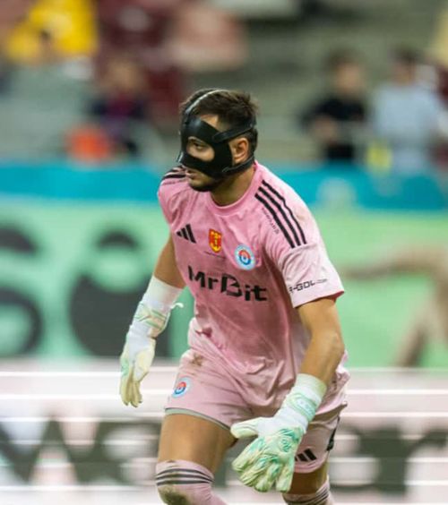 Dur-Bozoancă, păcălit de Cisotti   Portarul de la Oțelul Galați explică faza la care a făcut penalty:   „A fost mai șiret”