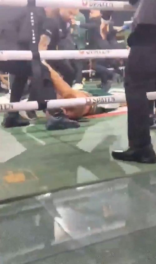 Momentul când Wanderlei Silva a fost făcut KO (10).jpg