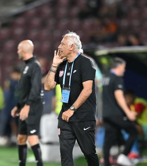 Mandorlini cere eliminarea regulii U21  Antrenorul lui CFR Cluj, enervat:   „Mi se pare halucinant,  condiționează”