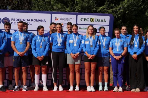 Lotul de canotaj a revenit în România, după succesele de la Shanghai (foto: Iosif Popescu/GOLAZO.ro)