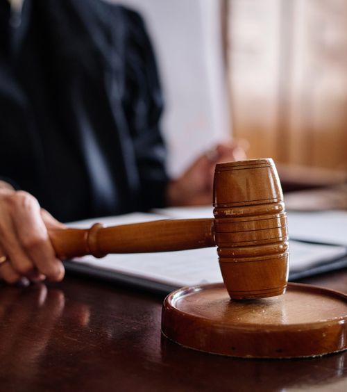 În Grecia și la Dubai sub control judiciar  Fost fotbalist la Steaua   anchetat pentru corupție  și-a luat concediu. Așteptat în Emirate de un membru din staff-ul lui Olăroiu