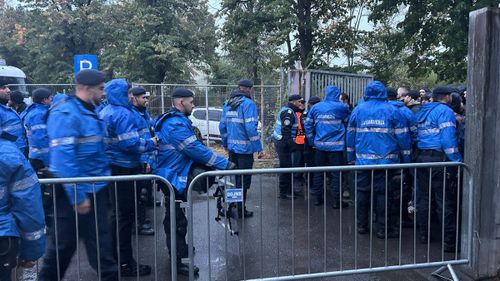 Conflictul suporterilor elvețieni cu forțele de ordine 3.jpg