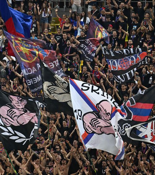 Atenție, FCSB! UEFA aude tot!  Atmosferă tensionată pe Arena Națională. Delegatul UEFA a venit să verifice fanii roș-albaștri de   rasism