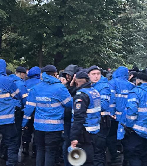 Scandal înainte de FCSB - Young Boys   FOTO + VIDEO | Jandarmeria, anunț despre incidentele provocate de suporterii elvețieni »   De la ce a pornit totul