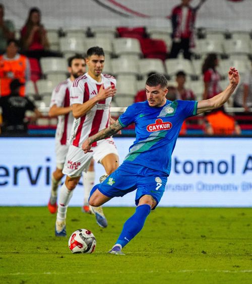 Mihăilă, ce gol!    VIDEO.  Momentul în care internaționalul român   marchează de la mijlocul terenului  în Turcia