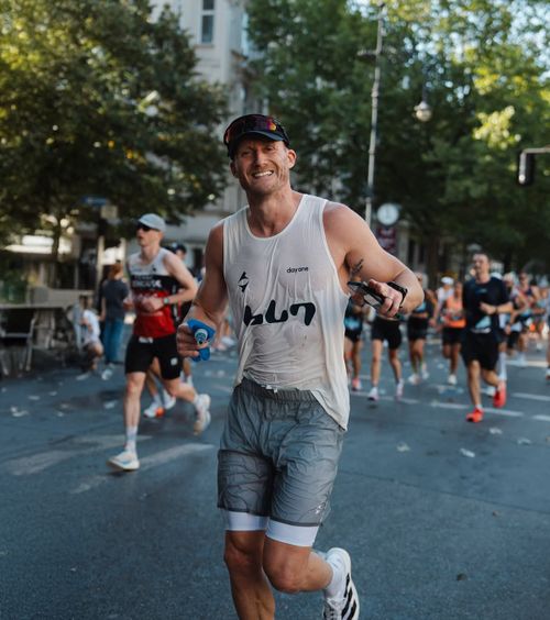 „Corpul strigă să te oprești”  Încă o provocare extremă pentru fostul   campion mondial  din fotbal: „Mintea ia deciziile”