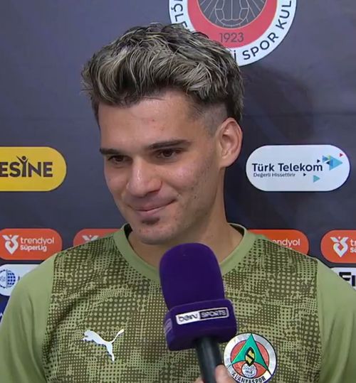 De la cine a învățat Ianis Hagi   Internaționalul român, după ce a marcat   un gol superb din lovitură liberă:  „Am avut cel mai bun profesor”