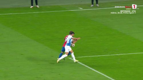 FCSB - U Craiova, penalty la duelul Screciu-Stoian. Captura Prima Sport (10).jpg