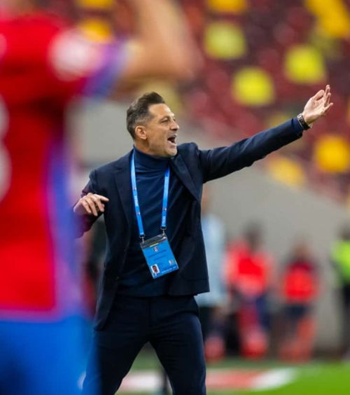 „Ei sunt împărați”   Mirel Rădoi   s-a enervat  la flash-interviul de după meciul cu FCSB: „Cine sunt oamenii care spun asta?”