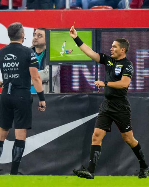 Kovacs nu nimerește nicio decizie  Sezon de coșmar pentru Istvan:   a stat mai mult la monitor decât pe teren  în Liga 1 și pe plan extern