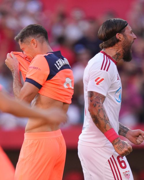 Penalty controversat  FC Barcelona   a contestat lovitura de pedeapsă  acordată pentru Sevilla » Lewandowski a ratat de la 11 metri