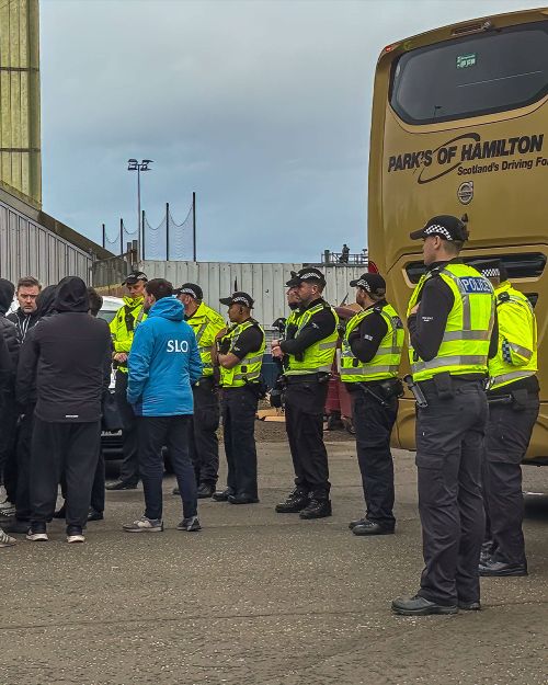 Escortat de poliție  Russell Martin   a fugit de fanii furioși  ai lui Rangers după remiza cu Falkirk 1-1 » Ce decizie a luat clubul