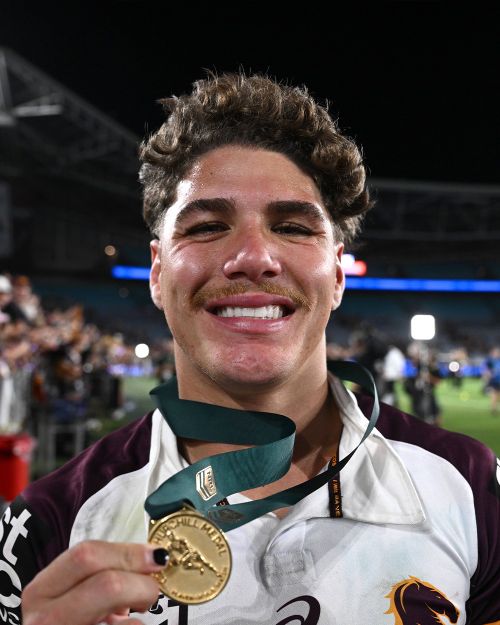 Gest dezgustător  Un influencer a repetat gestul unui sportiv care susținuse că   a băut apă din vasul de toaletă  » Reacția clubului