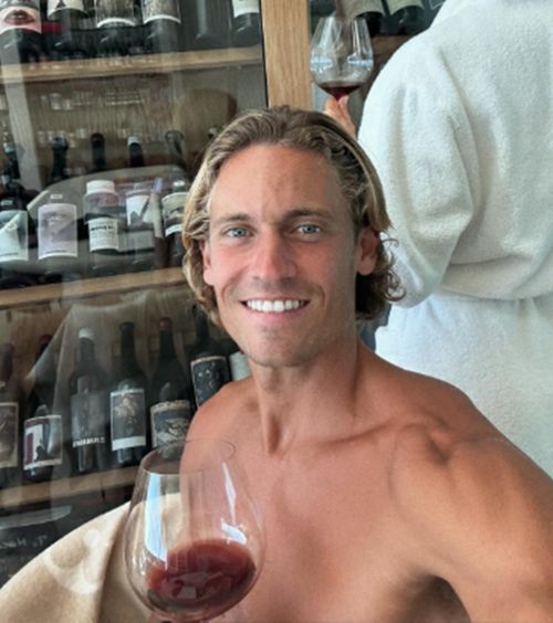 Toast de 22.000 de euro    Marcos Llorente  sărbătorește cu un vin rar înainte de revenirea în naționala Spaniei
