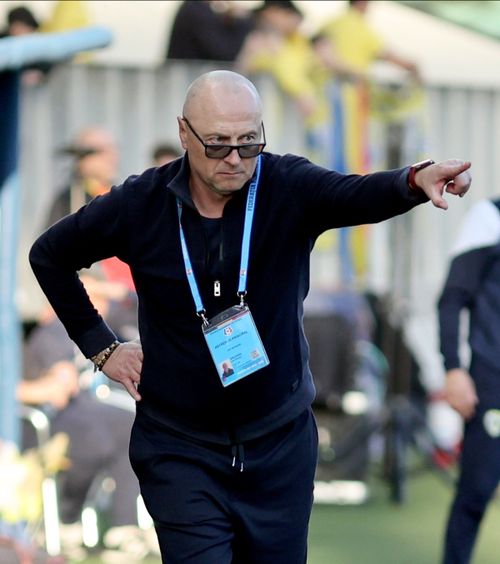 „La Botoșani, la meci, nu dormi”    Leo Grozavu,  interviu  pentru GOLAZO.ro: „Pe CFR o văd să rămână în afara play-off-ului”