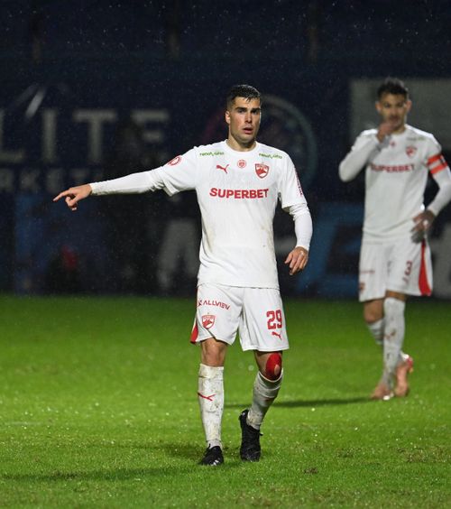 L-a impresionat pe Kopic  Fotbalistul lăudat de tehnicianul lui   Dinamo:  „Își împinge limitele la antrenamente”