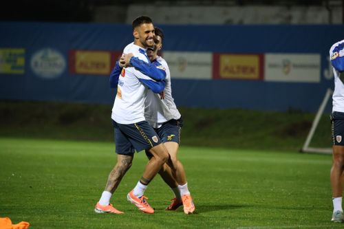 Romania, antrenament oficial inainte de Austria FOTO FB Echipa nationala (4).jpg