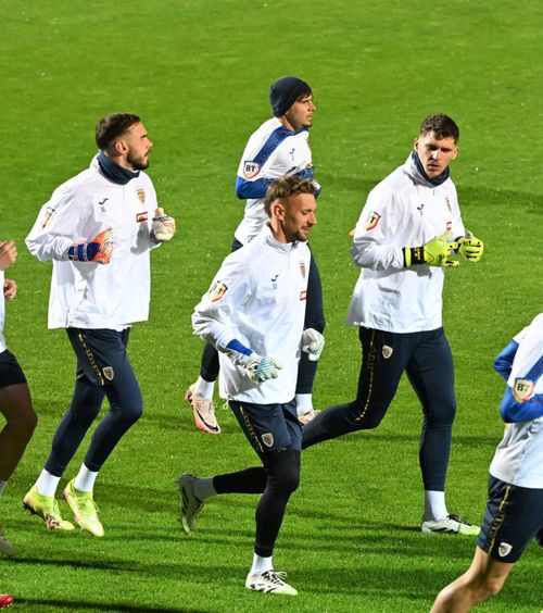 Ce surpriză: cine va fi portar cu Austria  Mircea Lucescu a decis pe cine va titulariza între buturi după ce   i-a reproșat lui Radu  faza golului încasat cu Moldova