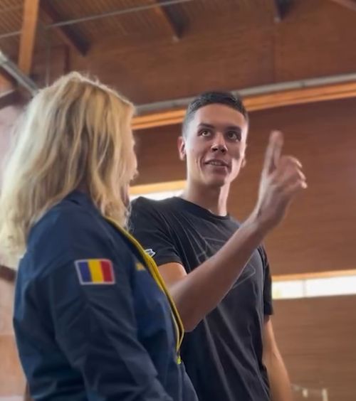 Mesajul Nadiei pentru Popovici  Cei doi au fost prezenți  la lansarea campaniei MAI:   „El a dus acești copii în bazin”