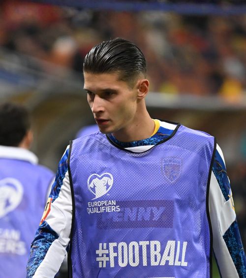 „Este o nebunie”   Dezbatere aprinsă după   decizia controversată   luată de Lucescu: „Poate explică de ce a făcut asta”