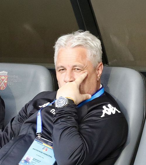 „Să-și dea două palme”  Marius Șumudică,   mesaj acid  pentru contestatarii lui Mircea Lucescu: „Jigniri gratuite!”