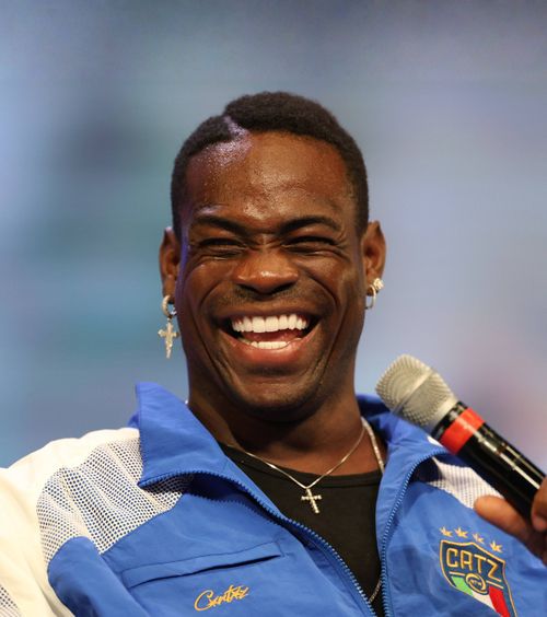 Balotelli a ales  Legendarul atacant pe care italianul îl consideră   mai bun decât el