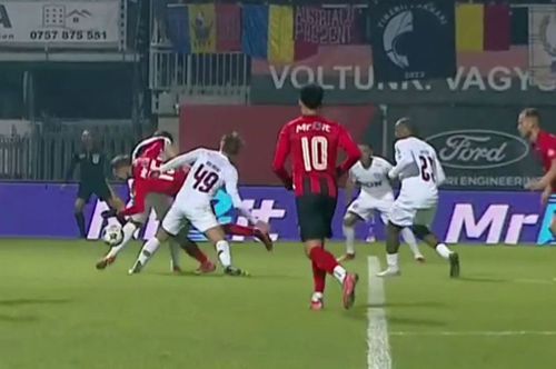 Csikszereda - CFR Cluj, penalty acordat gazdelor. Captura Prima Sport (4).jpg