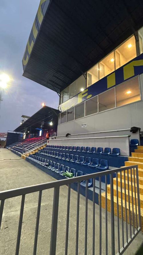 Modernizari la stadionul din Clinceni. FOTO GOLAZO.ro