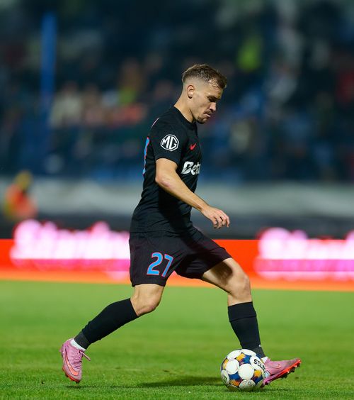 „Olaru, lasă-te de fotbal”  Finanțatorul FCSB își atacă dur vedeta:   „Distrugi echipa.  Stai pe bancă!”