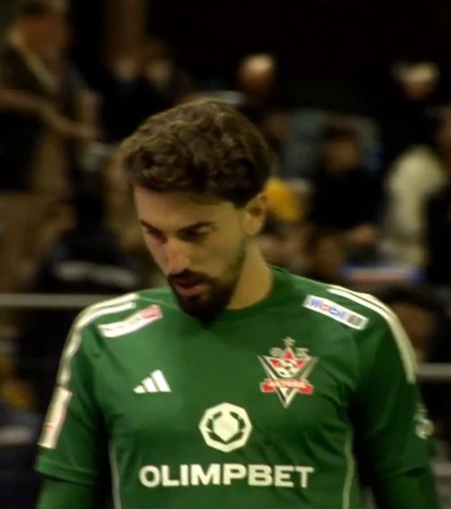 Andrei Vlad, schimbat la pauză     VIDEO.  Fostul portar de la FCSB   a ezitat  și a fost taxat