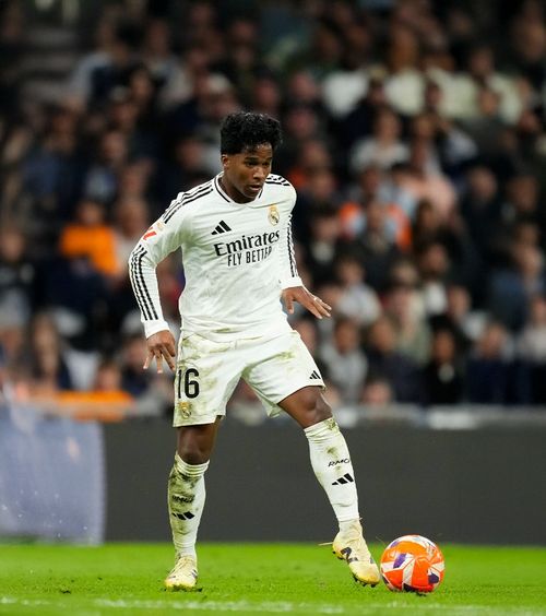 Investiţie fabuloasă  Şi-a instalat acasă o   sală de sport asemănătoare cu ce au Messi şi Ronaldo.  Preţul e uluitor