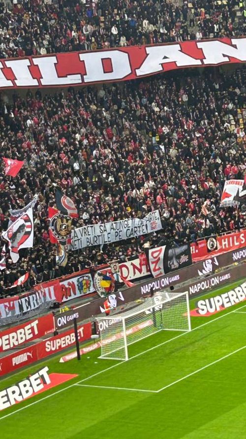 Mesajele galeriei lui Dinamo la adresa Rapidului