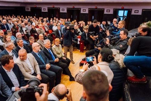 „Bölöni - legenda care ne leagă”, lansarea filmului documentar la Tg. Mureș FOTO Facebook Csibi Attila Zoltán (8).jpg