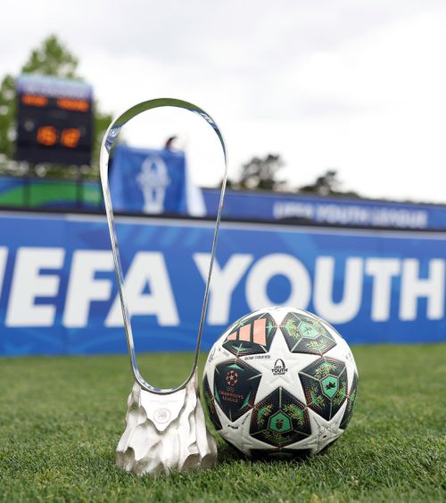 FCSB, „carne de tun” în Youth League?  Echipa U19 a campioanei debutează miercuri în Europa. Vedetele   Stoian și Toma  nu vor juca