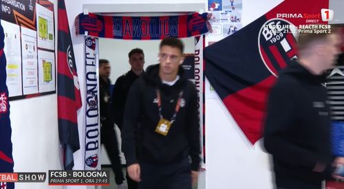 FCSB - Bologna. Italienii și-au personalizat vestiarul de la Arena Națională. Foto - captură Prima Sport (6).jpg