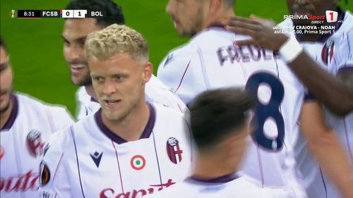 Primul gol primit de FCSB în partida cu Bologna. Foto: Captură Prima Sport