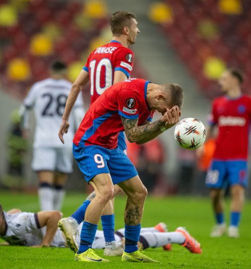 FCSB - Bologna 1-2    Târnovanu a limitat proporțiile scorului.  Roș-albaștrii, la al 2-lea eșec în primele 3 etape de Europa League