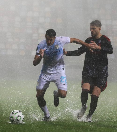 O repriză pe zi  Imagini spectaculoase în Conference League! Un meci a început joi, dar   se va termina vineri  » Care e motivul