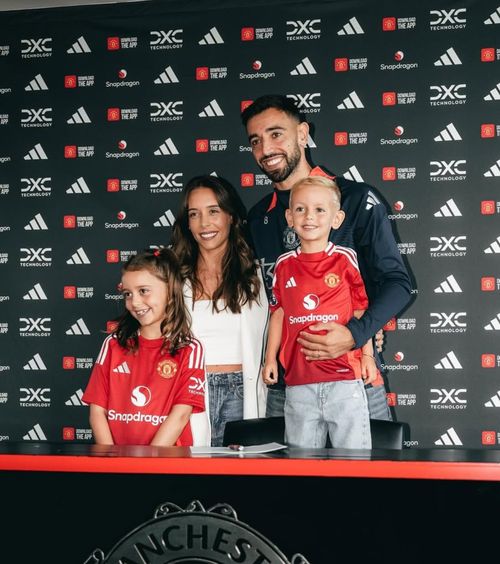 A refuzat un contract uriaș  Cine e persoana care l-a convins pe Bruno Fernandes să rămână la   Manchester United