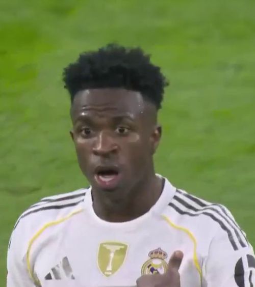 Continuă tensiunile la Real Madrid    FOTO:   Vinicius,   furios   la adresa lui Xabi Alonso, după ce a fost schimbat în El Clasico. Reacția antrenorului