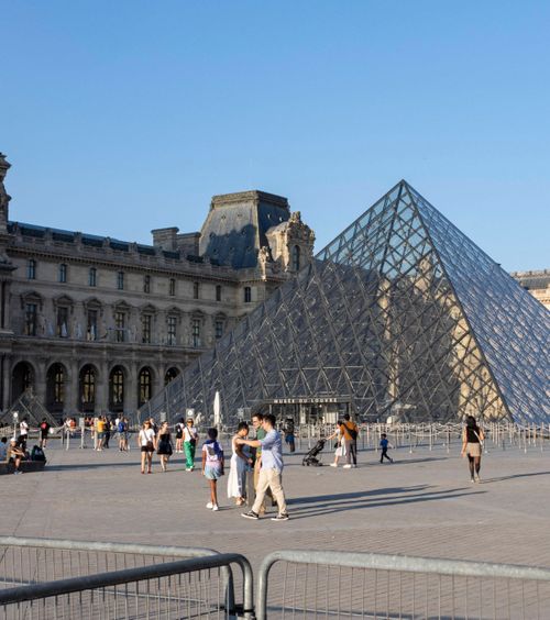 De la Luvru la meci   Suspecții jafului de la celebrul muzeu din Paris, arestați când   mergeau la o partidă din Ligue 1